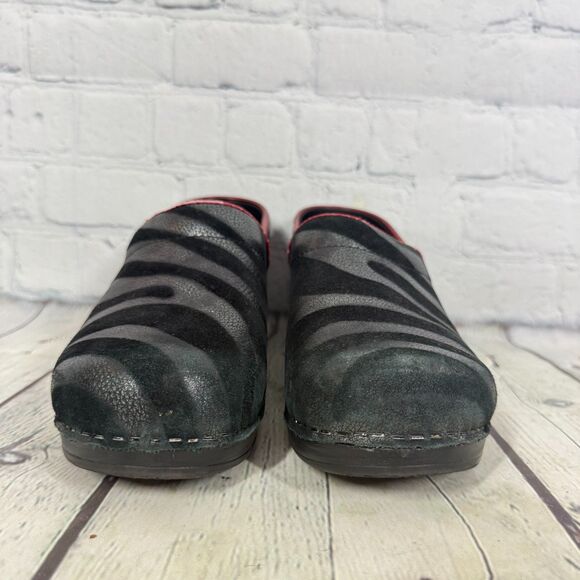 Sanita Clog Women Size 8.5-9 US 39 EU Black Red Zabra Slip On Comfort Nurse Shoe - Picture 3 of 13